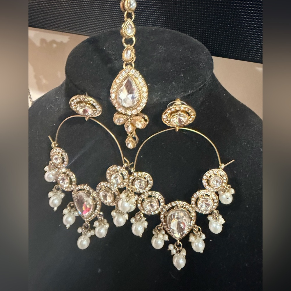 Pakistani Indian Desi Pearl & Crystal Hoop Earrings with tika